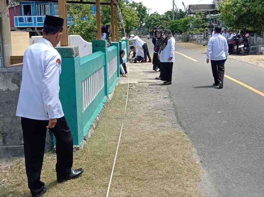 Pengukuran Tanah Wakaf di Dusun Polong Desa Bungaiya Kecamatan Bontomatene oleh Tim Penyelenggara Zakat dan Wakaf bersama KUA Bontomatene