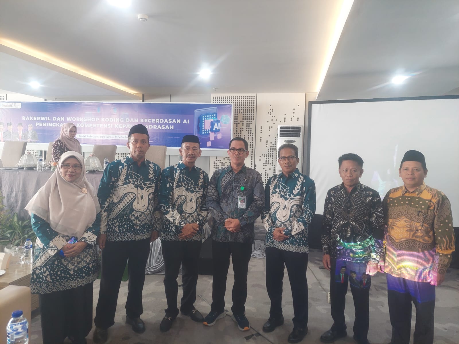 Kepala MAN Pinrang, Ansyar, Bersama Kabid Pendmad Kanwil Sulsel H. Wahyuddin Hakim