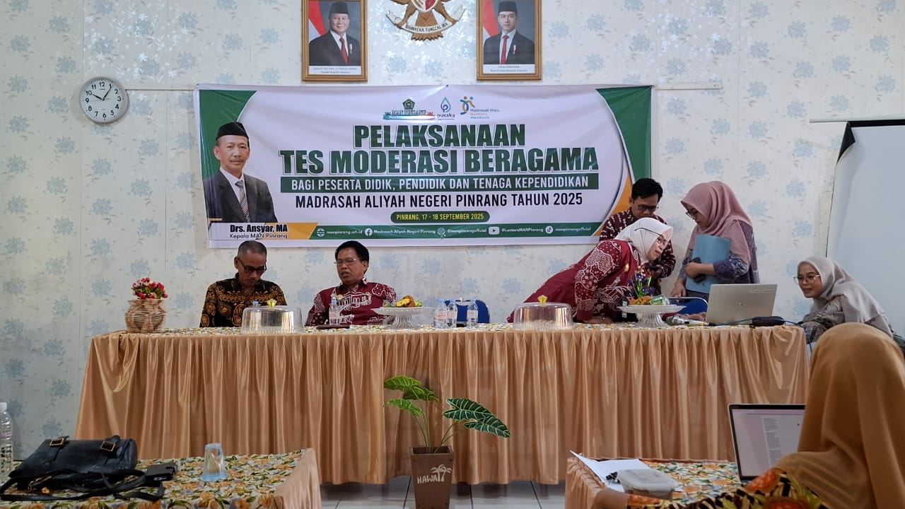 Ketua Pokjawas Kemenag Pinrang Monitoring Ujian Moderasi Beragama di MAN Pinrang