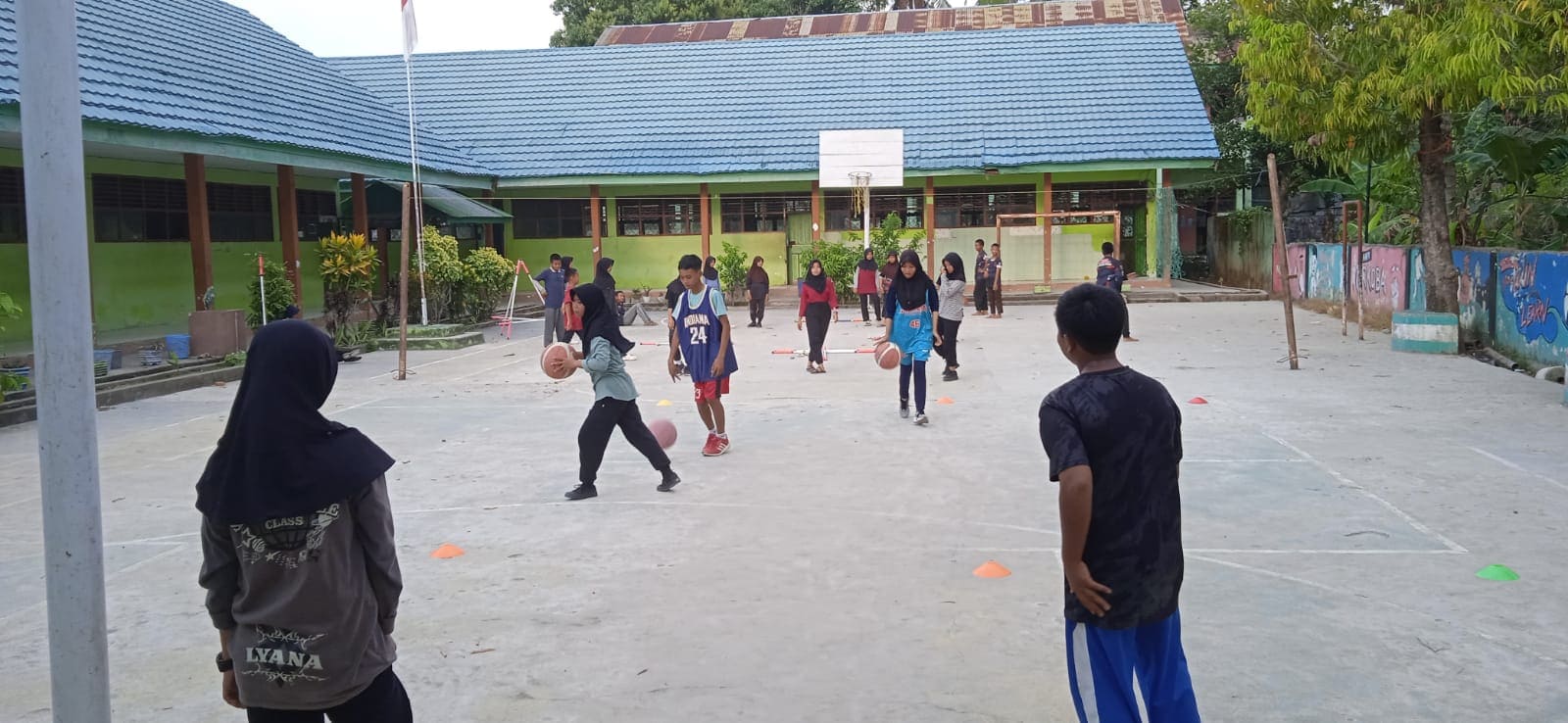 Latihan dribel bola basket