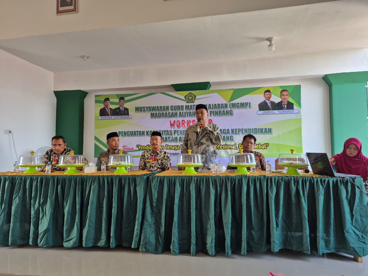 Kasi Penmad Ramli Alias Jelaskan Materi dihadapan Peserta MGMP