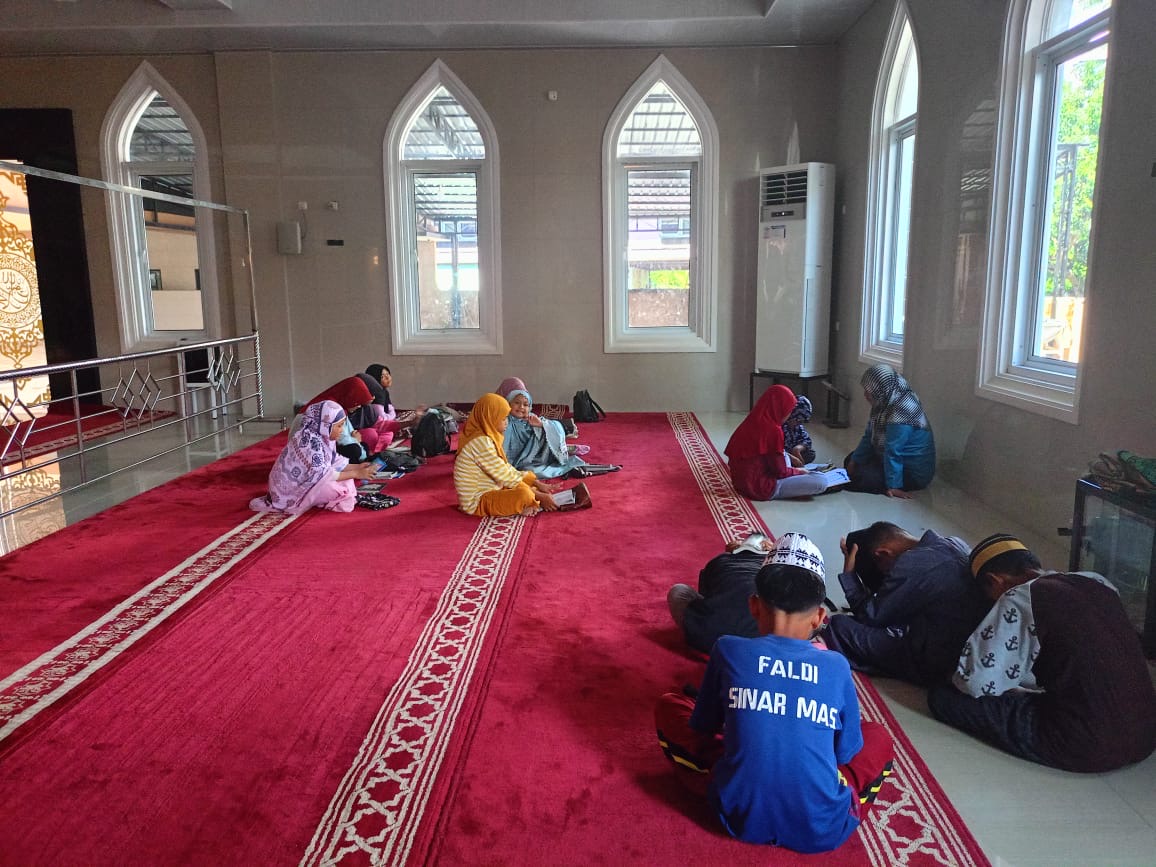 Foto pada saat pelaksanaan mengajar