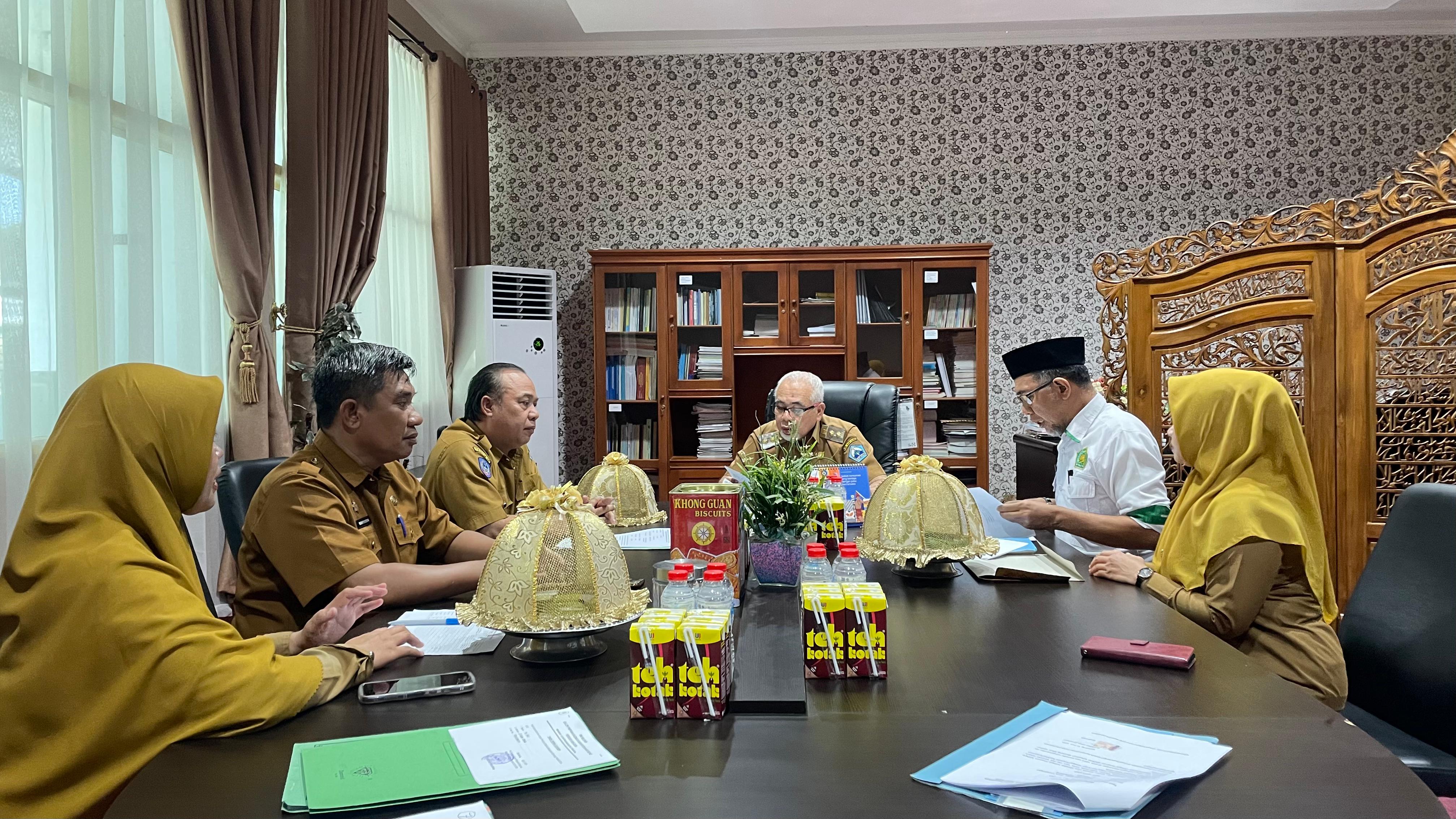 Kakan Kemenag Bantaeng Temui Wabup Bahas Seleksi Calon Pimpinan Baznas 2025 pada Selasa, 12 Agustus 2025 (Foto: Humas Kemenag Bantaeng)