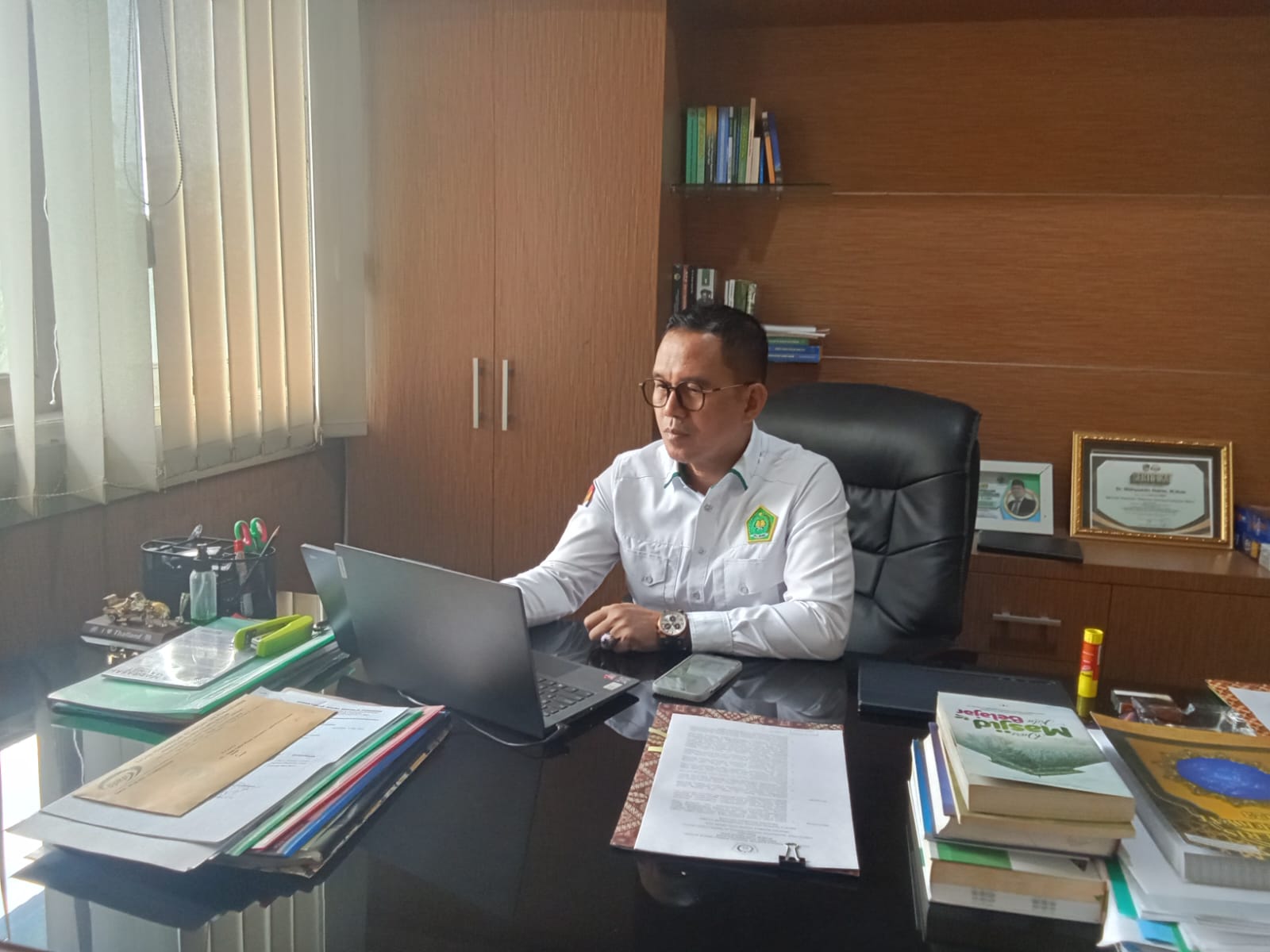 Kabid Penmad Memberikan Arahan Dalam Sosialisasi Guru Yang Belum Memiliki Sertifikat Pendidik