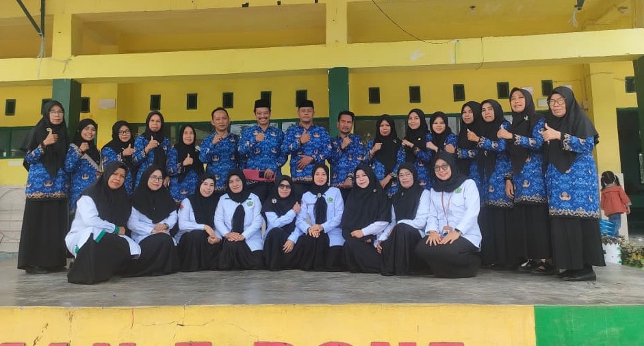 Foto Bersama Pengawas MI usai pemantauan kegiatan Asesmen Sumatif Akhir Semester Ganjil