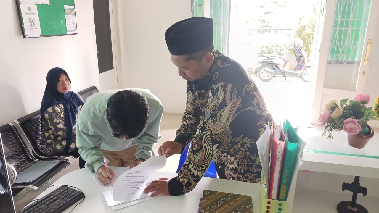 PAI KUA Paleteang Fasilitasi Penandatanganan Surat Penundaan Keberangkatan Haji Tahun 2026