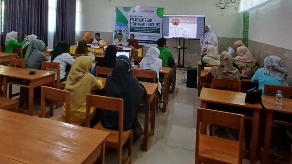 Riska Riana, S.Psi CPNS MTsN 1 Bone Gelar Pelatihan Wujudkan Aktualisasi Nilai ASN