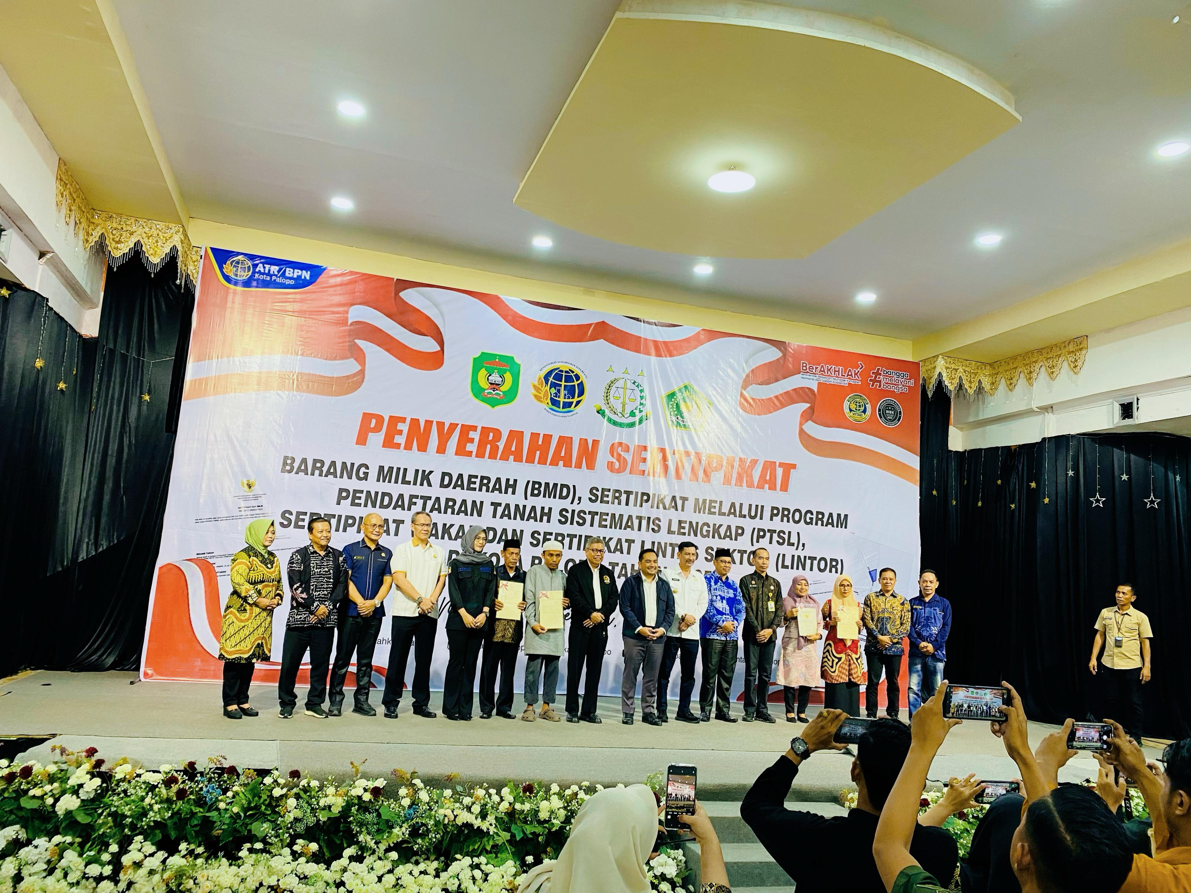 Kasi Bimas Islam, Hadiri Penyerahan Sertifikat