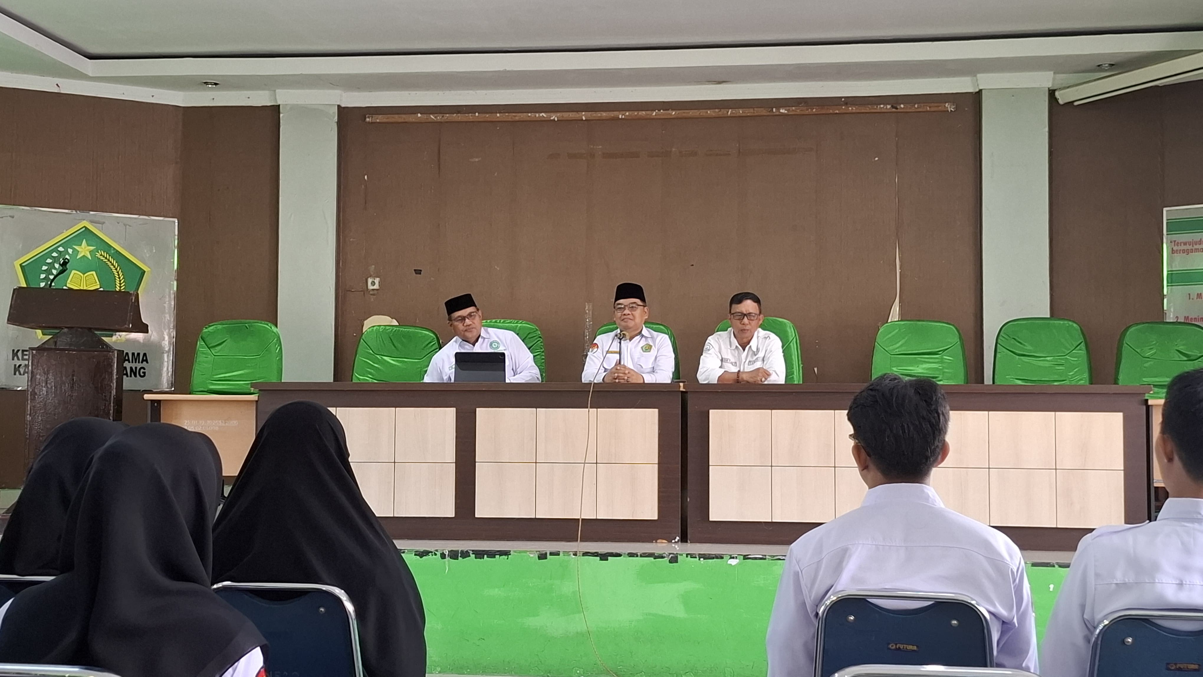 Aula Kemenag Pinrang, Jl. Bintang No. 2 Kel. Maccorawalie