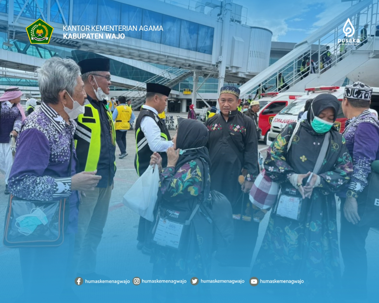 Tangis bahagia dan senyum syukur mewarnail kedatangan Jemaah Haji Kloter 31 asal Wajo di Bandara Sultan Hasanuddin