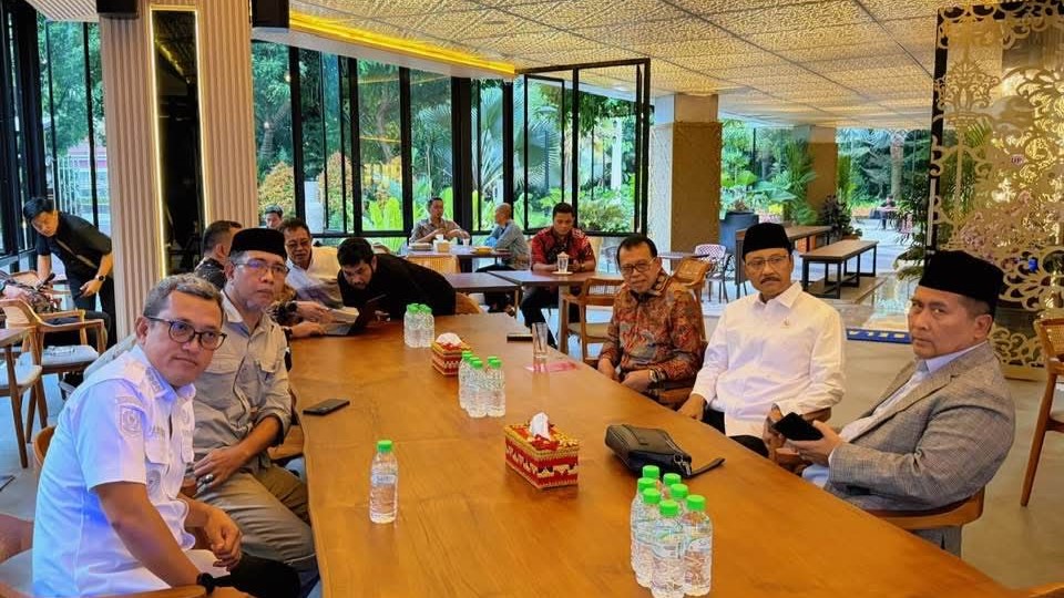 Kakankemenag Kab. Jeneponto bersama Bupati Jeneponto melakukan audiensi dengan Menteri Sosial RI terkait pembangunan sekolah rakyat di Kabupaten Jeneponto
