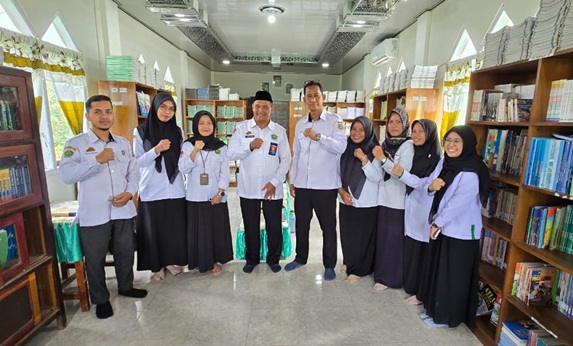 Kasi Penmad Monitoring Hari Pertama Pelaksanaan ANBK di MTsN 2 Sidrap