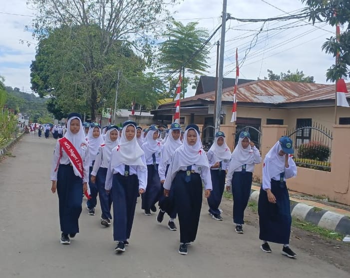 MTsN 1 Sinjai Turunkan Kontingen Putri pada Lomba Gerak Jalan Indah Antar Pelajar
