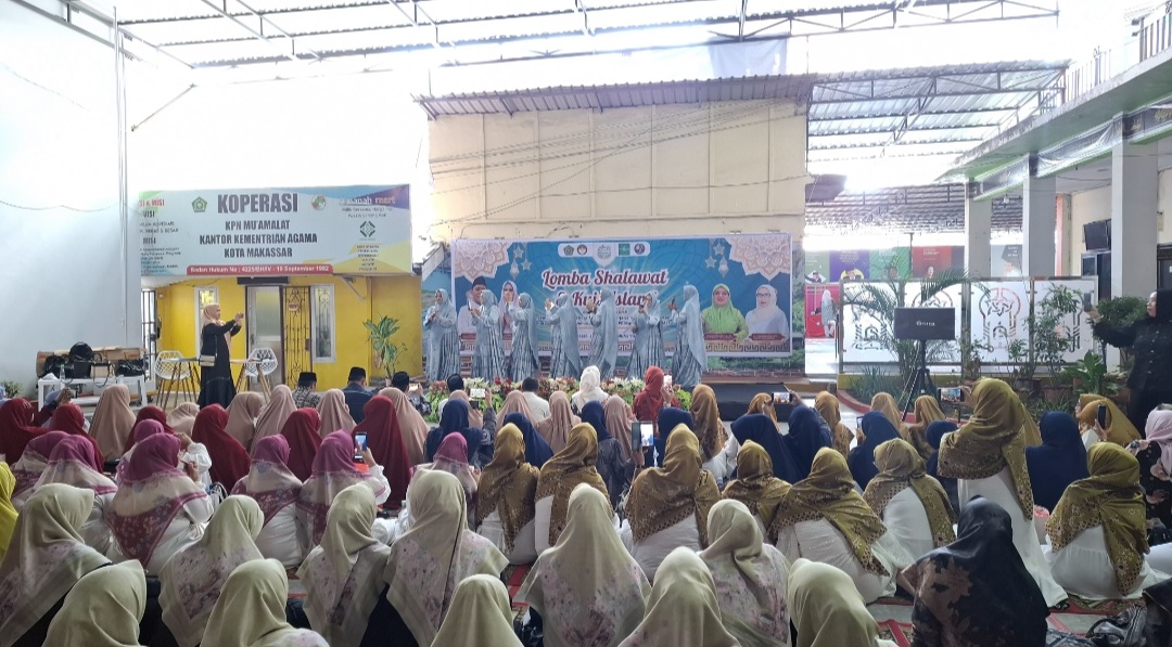 Anggota TIM Asmaul Husana DWP saat Mengisi Lomba Shalawat dan Kuis Islami sebelum Kegiatan