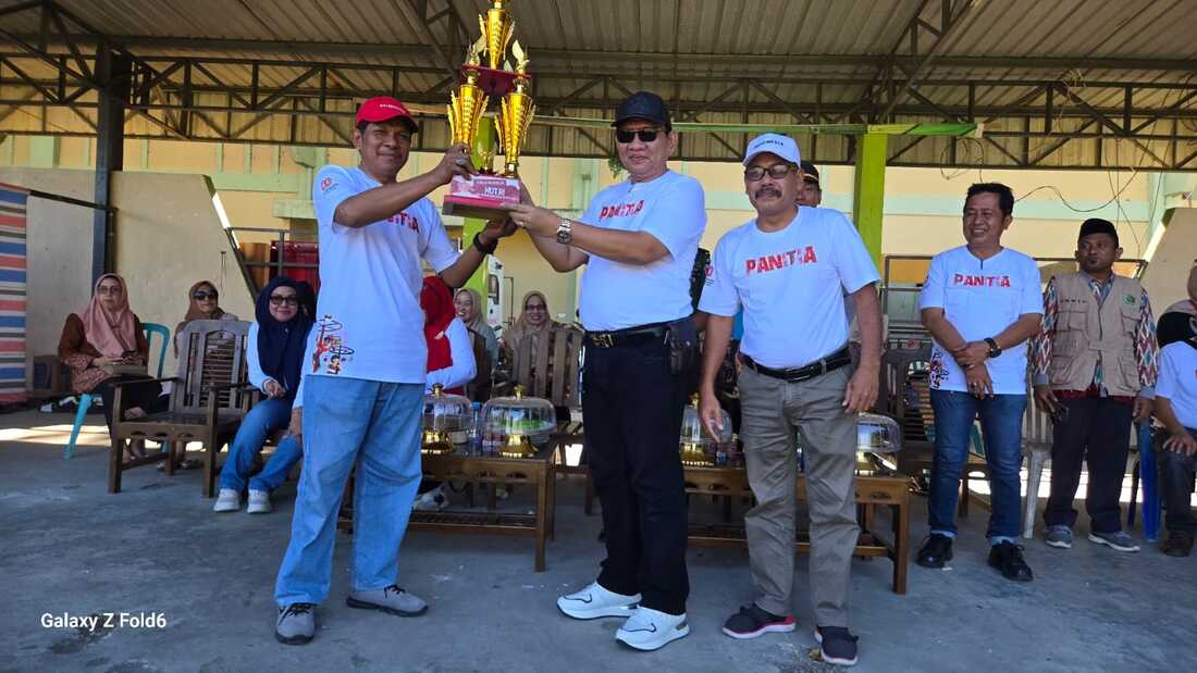 kepala KUA Dua Boccoe Hadiri Pembukaan Kejuaraan Sepakbola HUT RI ke-80 Tingkat Kecamatan