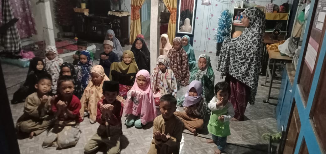 PAI KUA Batulappa, Tekun Ajarkan Bacaan Shalat di TPA Al-Qalan Baruppu