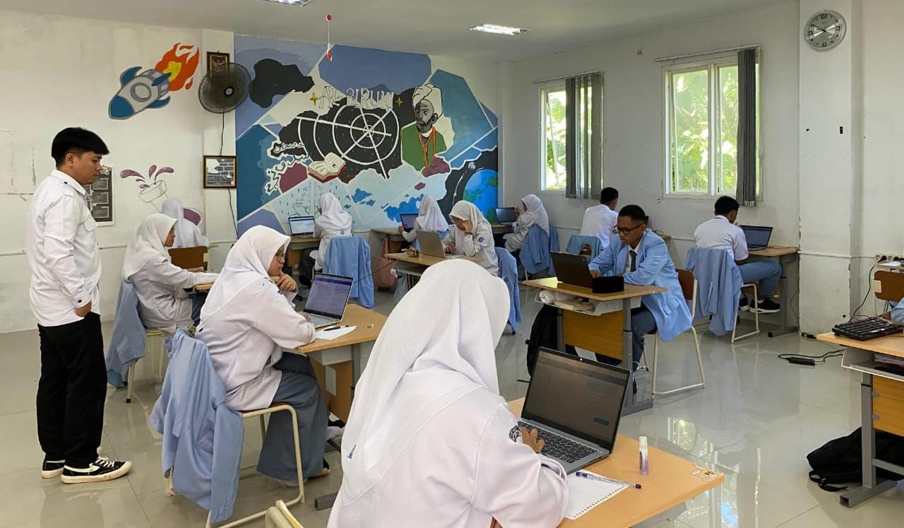 Para siswa fokus pada soal PAT