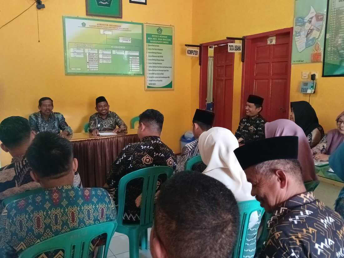 Rabu, 07/05/205. Suasana Rapat Bersama Kepala KUA Dua Boccoe