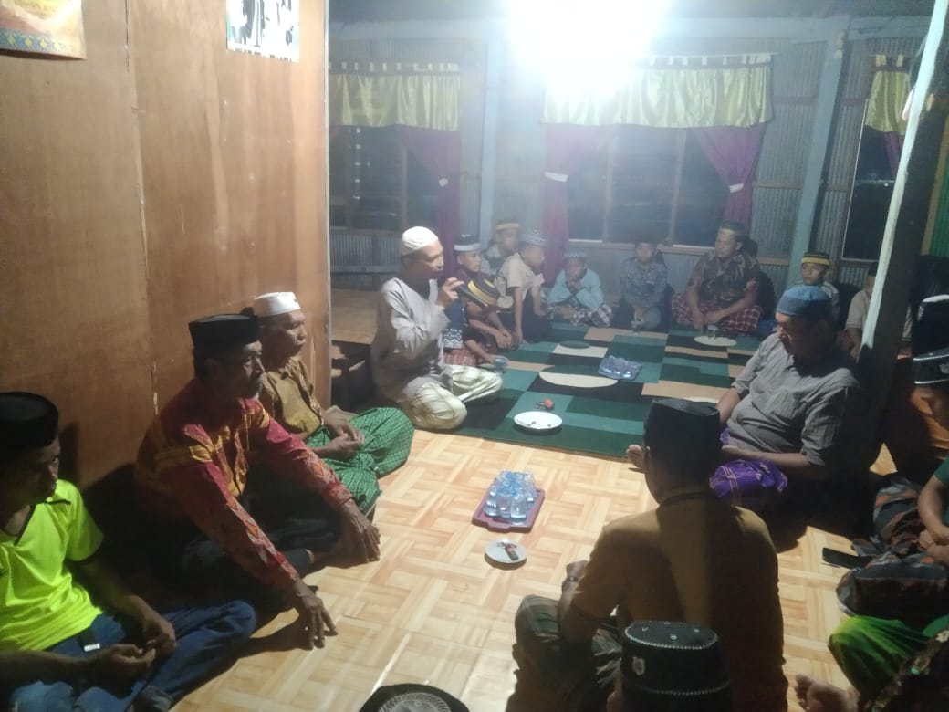 Pertemuan di salah satu rumah warga