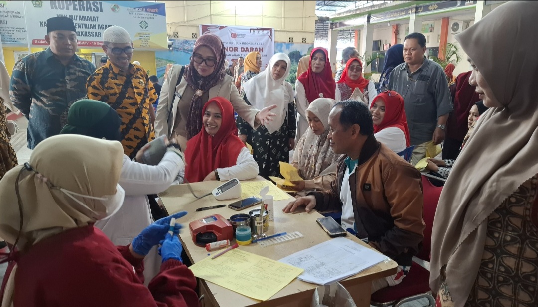 Kemenag Kota Makassar Gelar Donor Darah dan Pemeriksaan Kesehatan Gratis Sambut HUT RI ke-80