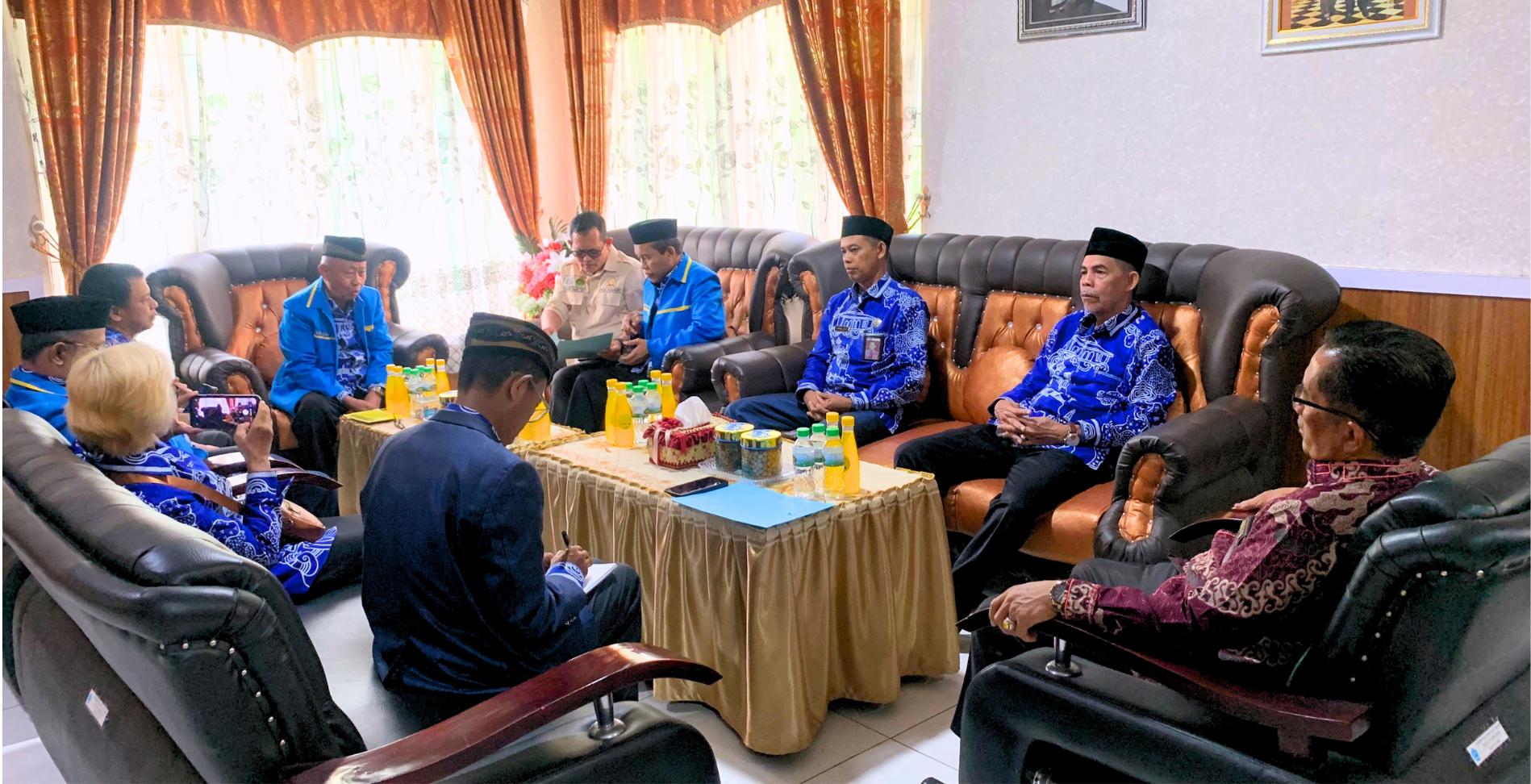 Forum Kerukunan Umat Beragama (FKUB) Kabupaten Pangkep melaksanakan kunjungan silaturahmi dan koordinasi dengan Kepala Kantor Kementerian Agama (Kakan Kemenag) Kabupaten Pangkep