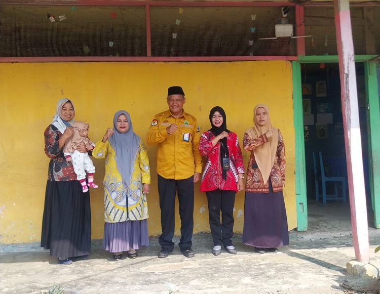 Kasi Penmad Kemenag Sidrap H. Umar Yahya Gelar Bintek Proposal SIMSAPRAS