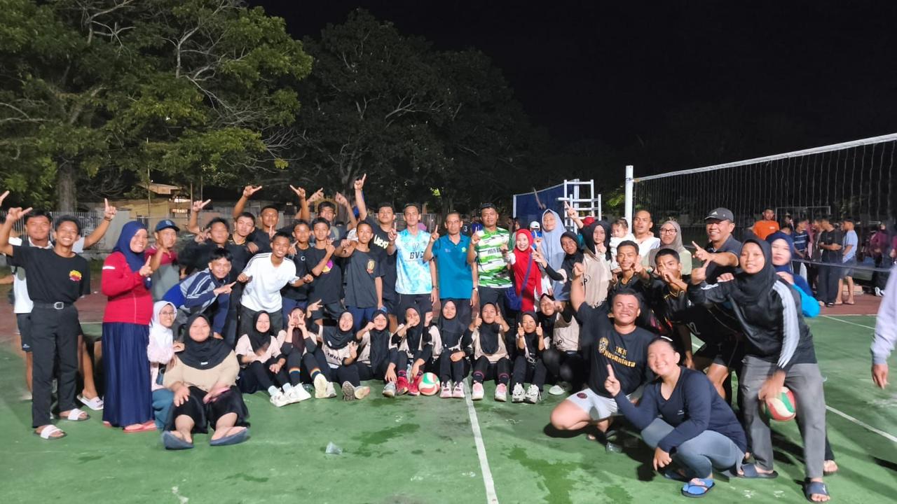 Siswi MTs Negeri Barru Raih Juara Voli Tingkat SMA/Sederajat
