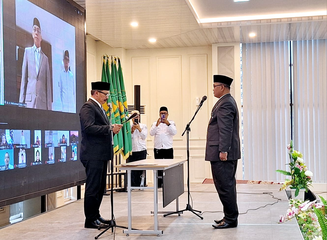 Kakanwil Kemenag Sulsel, H. Ali Yafid Melantik Dua Pejabat Administrator