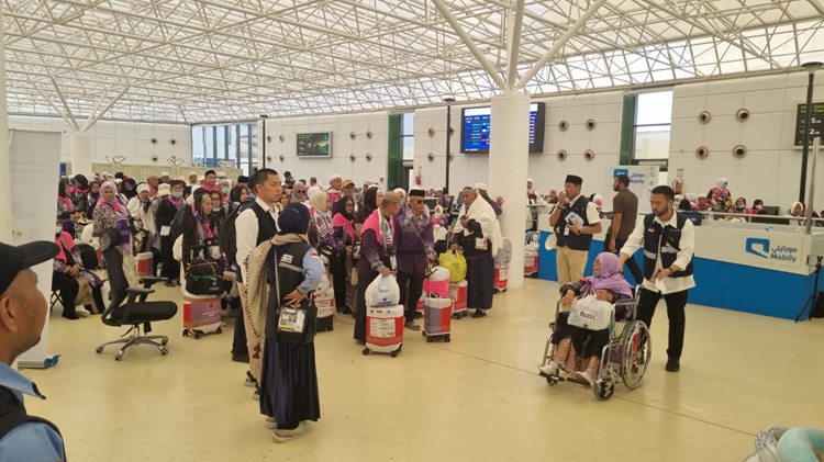 Jamaah Haji Kloter 7 UPG Mendarat di Bandara Kualanamu, Transit Menuju Makassar