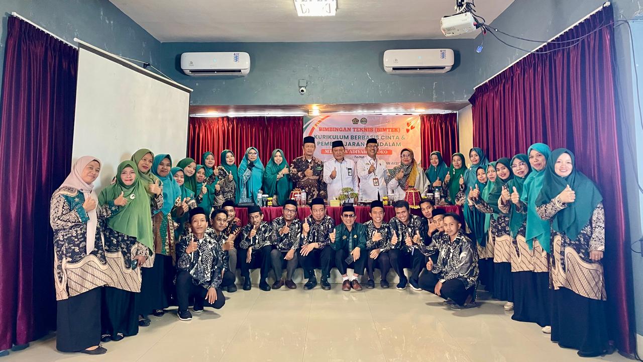 H. Misbah Buka Workshop KBC MTs As'adiyah Dapoko pada Selasa, 3 Februari 2026 (Foto: Humas Kemenag Bantaeng)