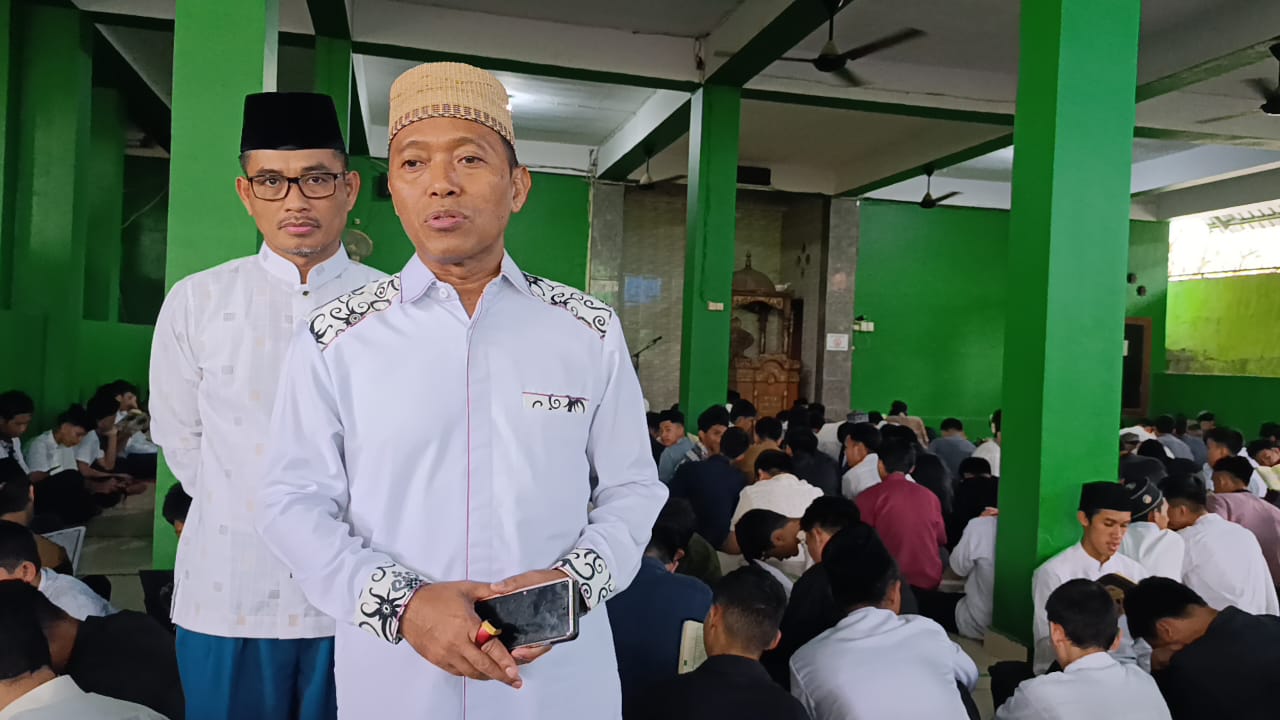 Foto Saat Kakankemenag memnatau