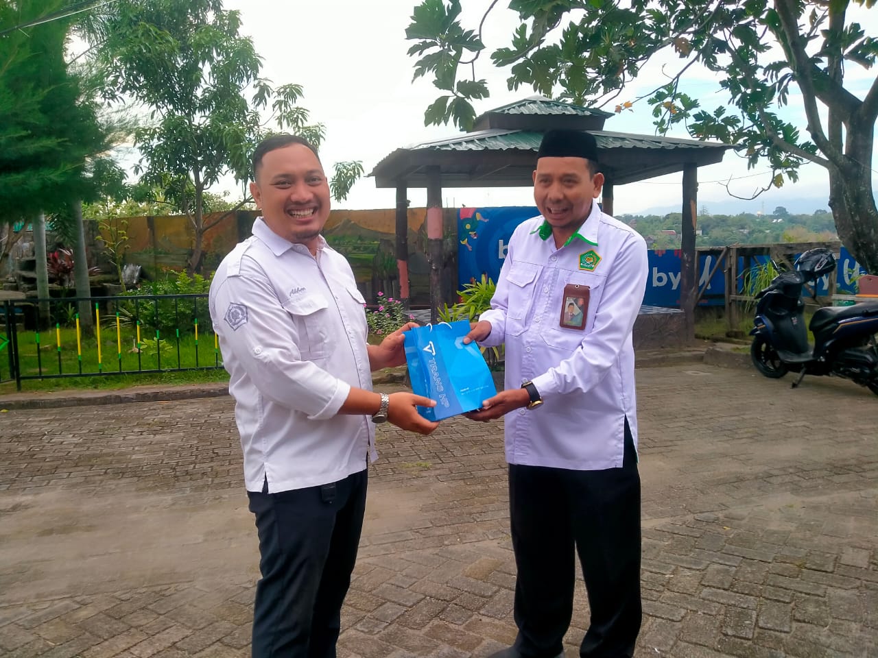 Tim Humas dapat fasilitas kerja baru