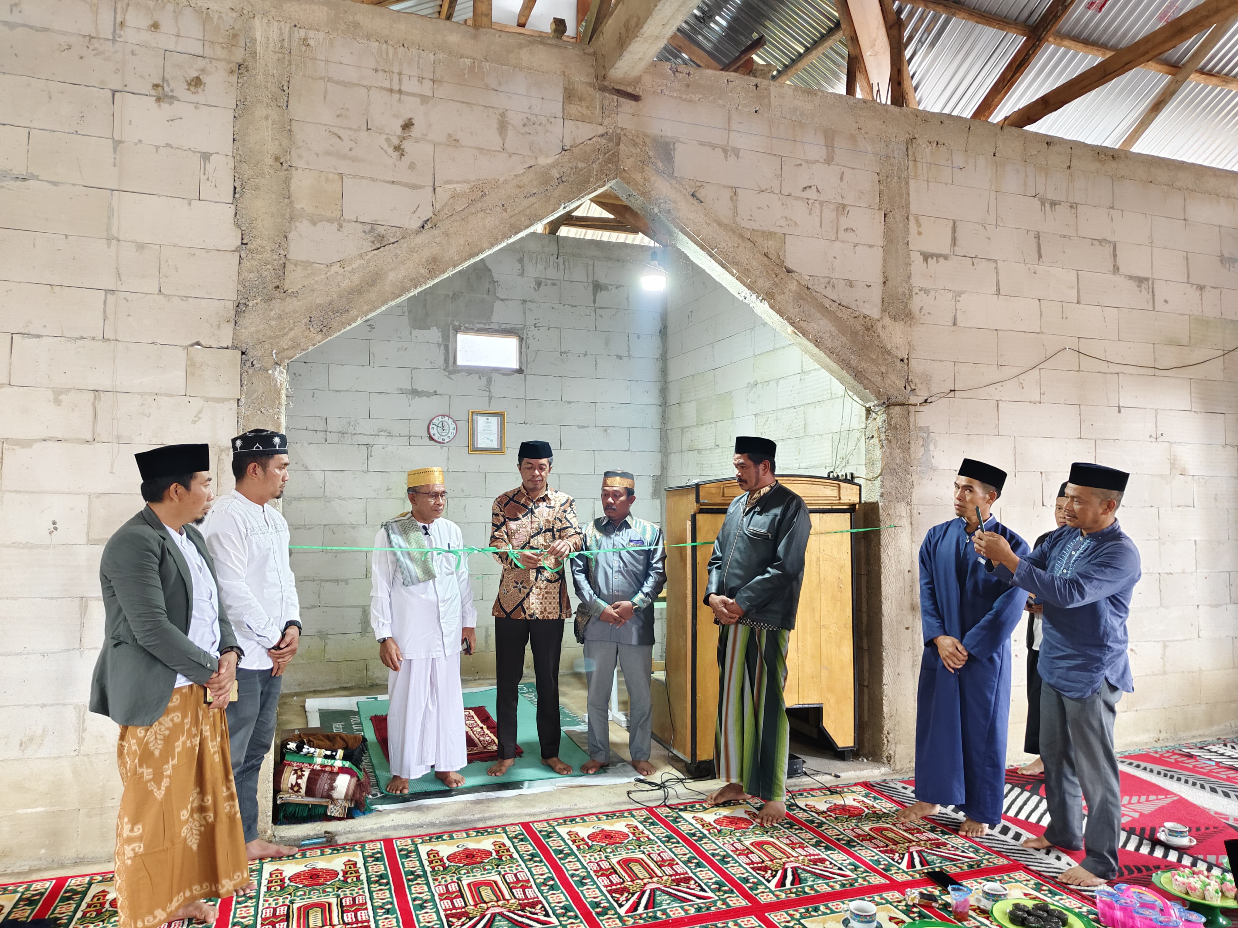 Kepala KUA Sinjai Borong Dampingi Kasi Kesrah Resmikan Masjid Nurul Hidayah Dusun Jeppara