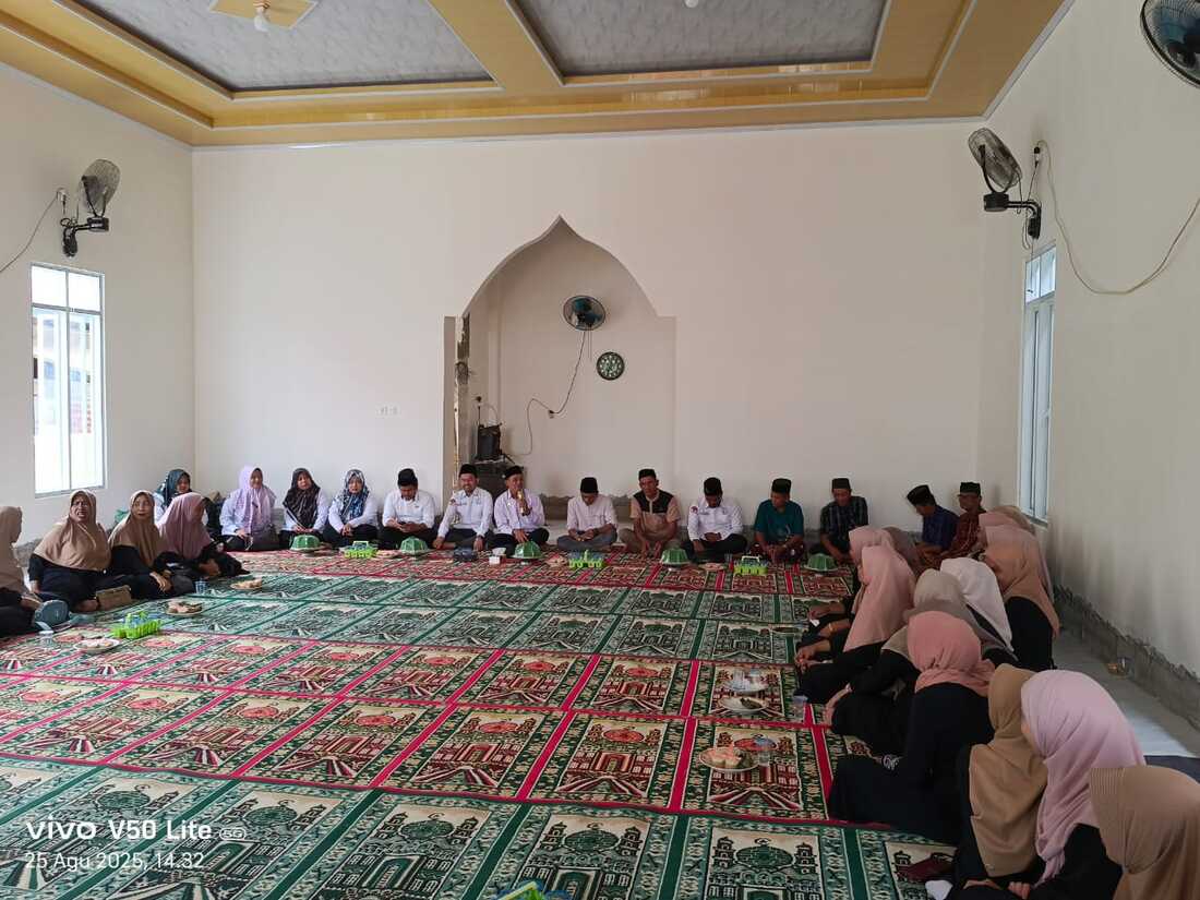 Penyuluh KUA Dua Boccoe Dampingi MT Permata Desa Ujung Gelar Pengajian