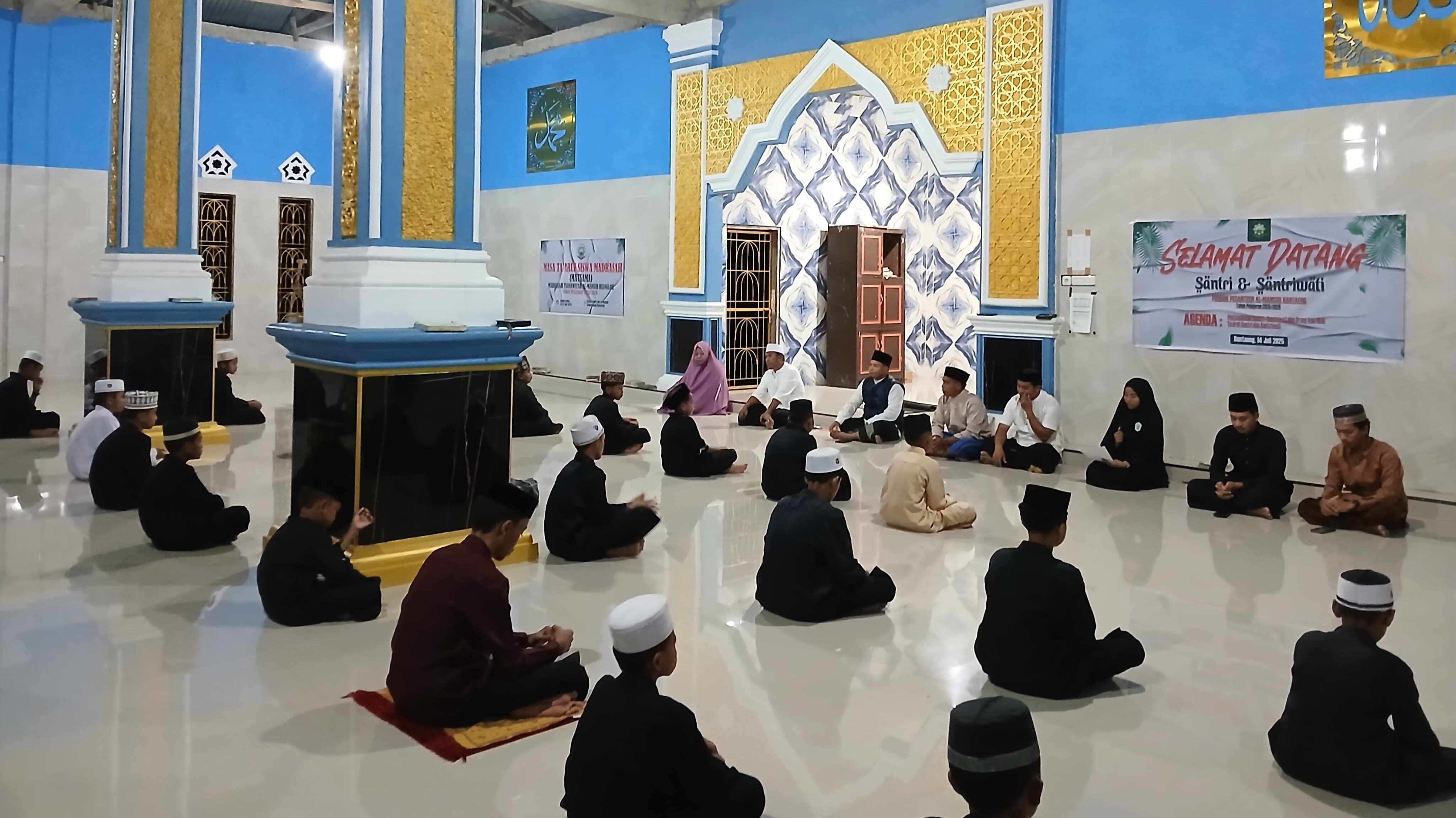 PP Al Mansur Bantaeng Gelar Penyambutan dan Ta’aruf Santri dan Santriwati Baru Tahun 2025PP Al Mansur Bantaeng Gelar Penyambutan dan Ta’aruf Santri dan Santriwati Baru Tahun 2025 (Foto: Humas PP Al Mansur Biangloe)