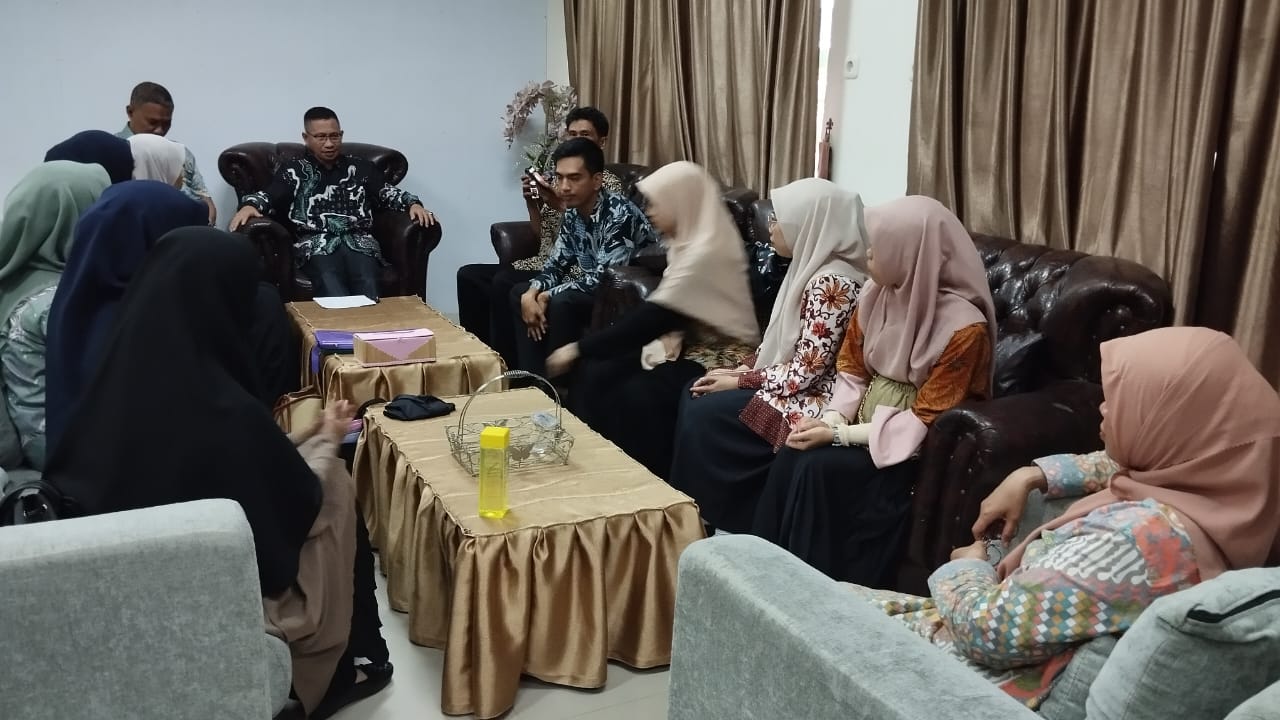 Saat menyambut CPNS yang di tempatkan di MAN 1 Kota Makassar