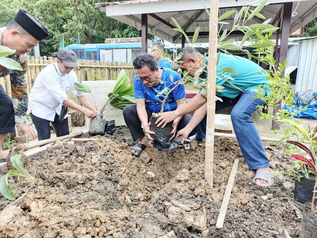 Pencanangan 'Kemenag Maros Go Green'