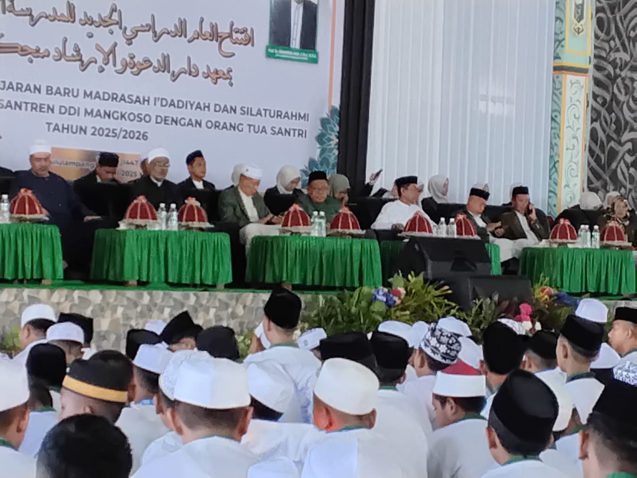 Kasubag TU Kemenag Barru, H. Husni Abbas, S.Ag., MA., mewakili Kepala Kantor Kemenag Kabupaten Barru