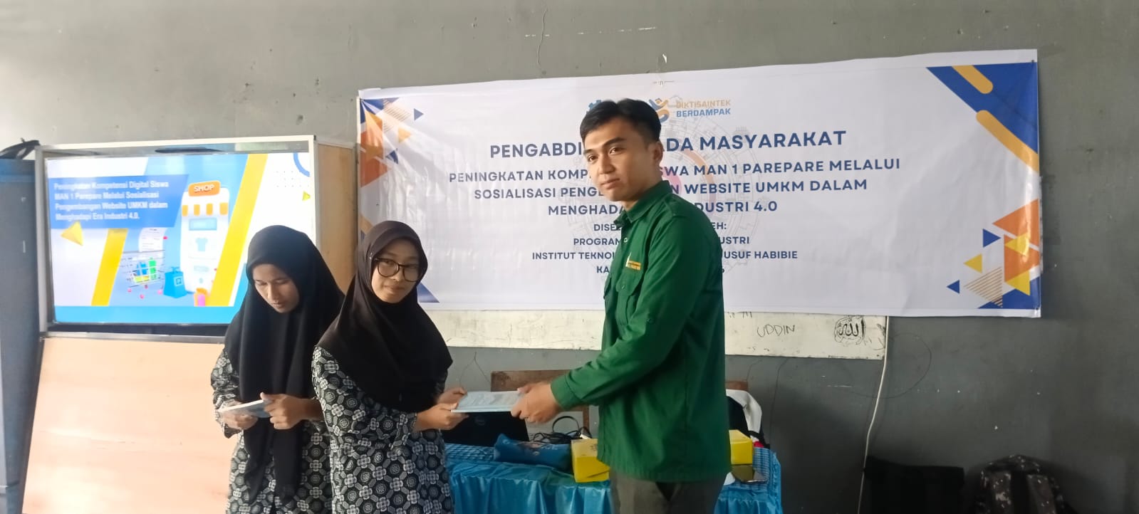 Sosialisasi Pengembangan Website UMKM di MAN 1 Parepare