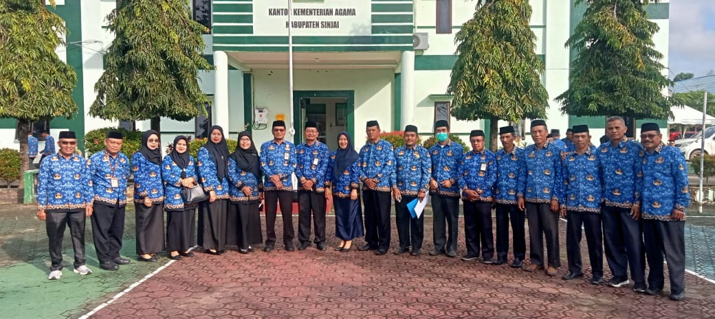 Peringati Hari Kesadaran Nasional, Kepala KUA Sinjai Borong Tunjukkan Komitmen ASN