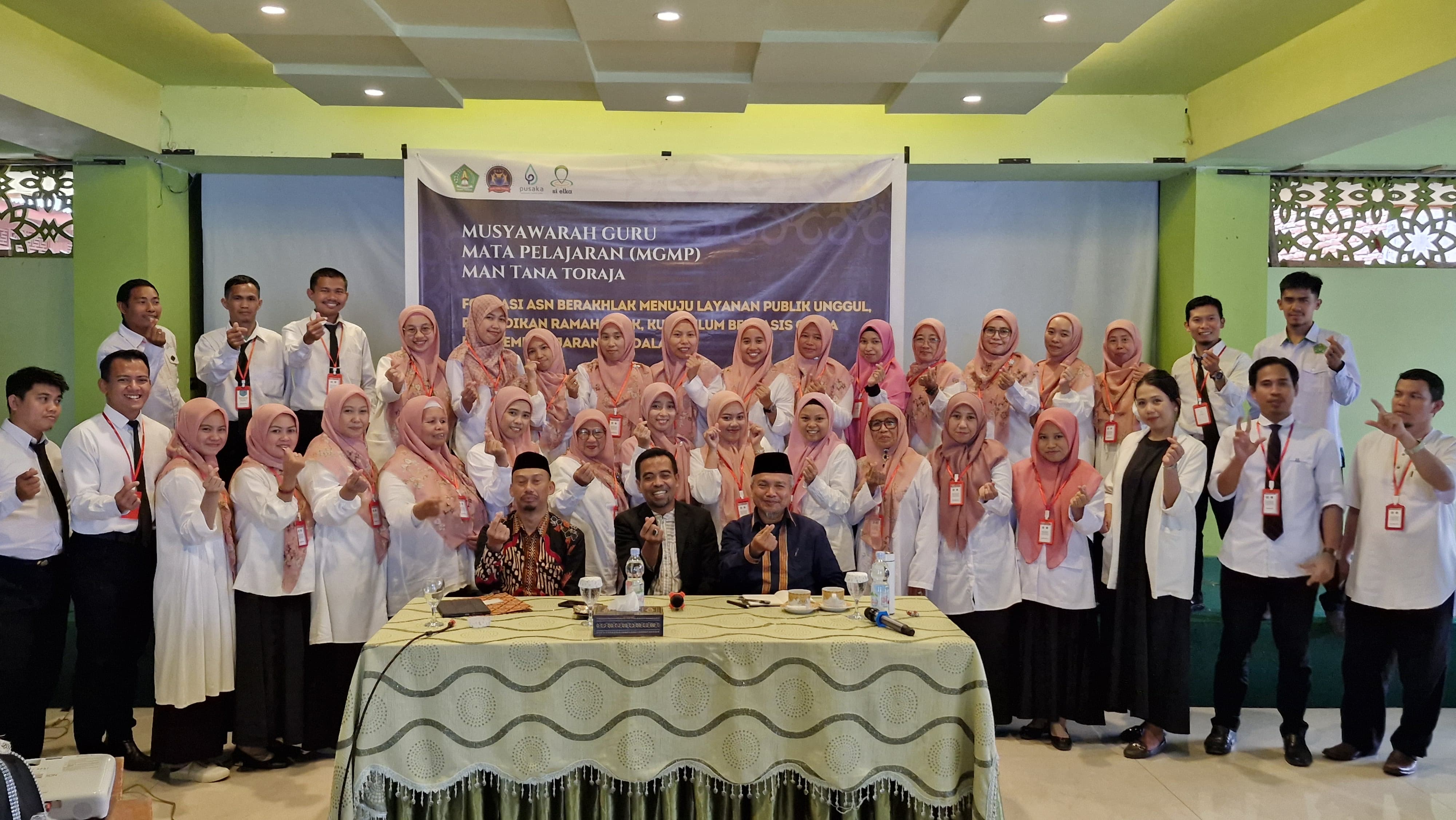Foto Bersama Peserta MGMP MAN Tana Toraja