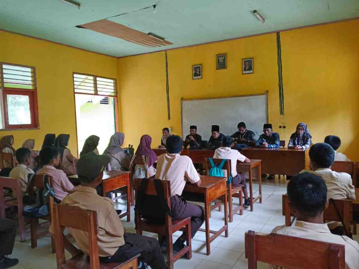 Foto Kegiatan BRUS Bersama Siswa SMPN Satap 29 Pulo Bembe oleh KUA Pasimasunggu