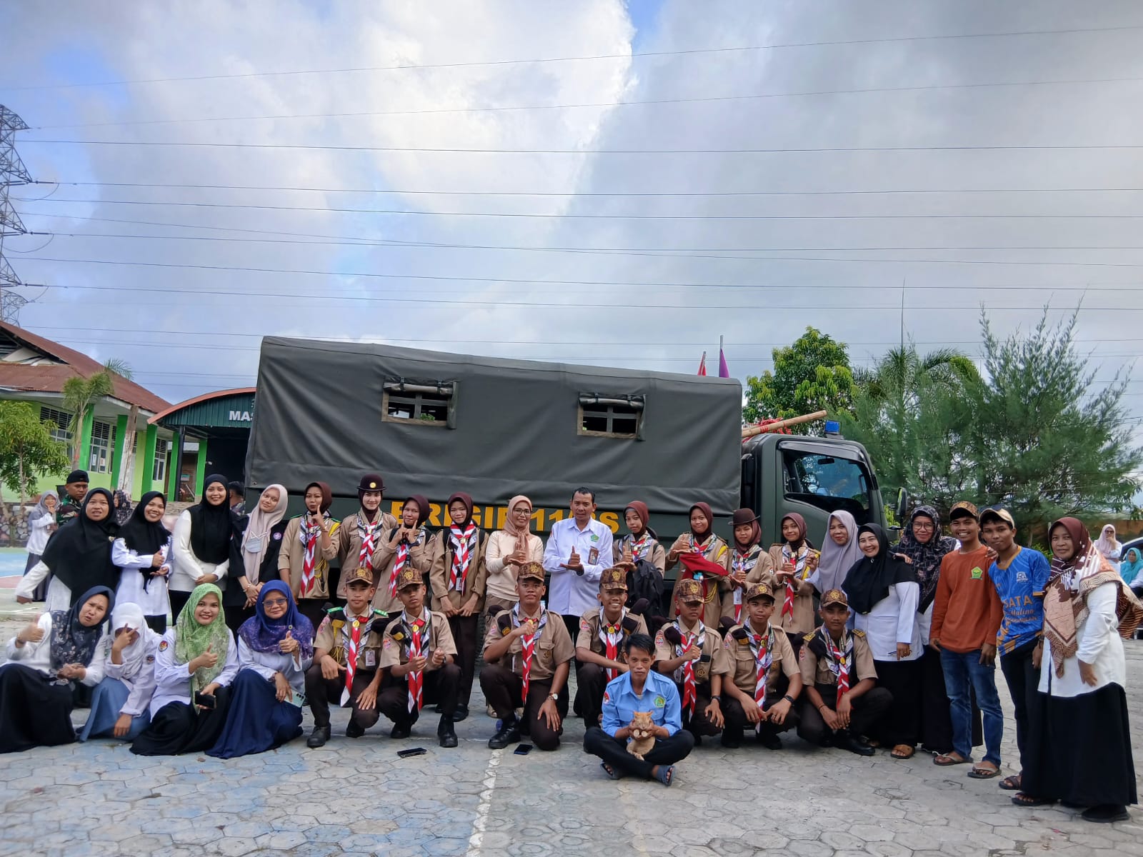 Pelepasan Pramuka Ambalan Al Ansar ke Perkemahan Santri Nusantara 2025