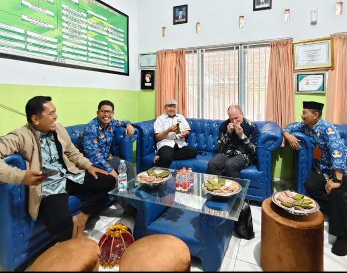 Bincang santai sebelum kegiatan