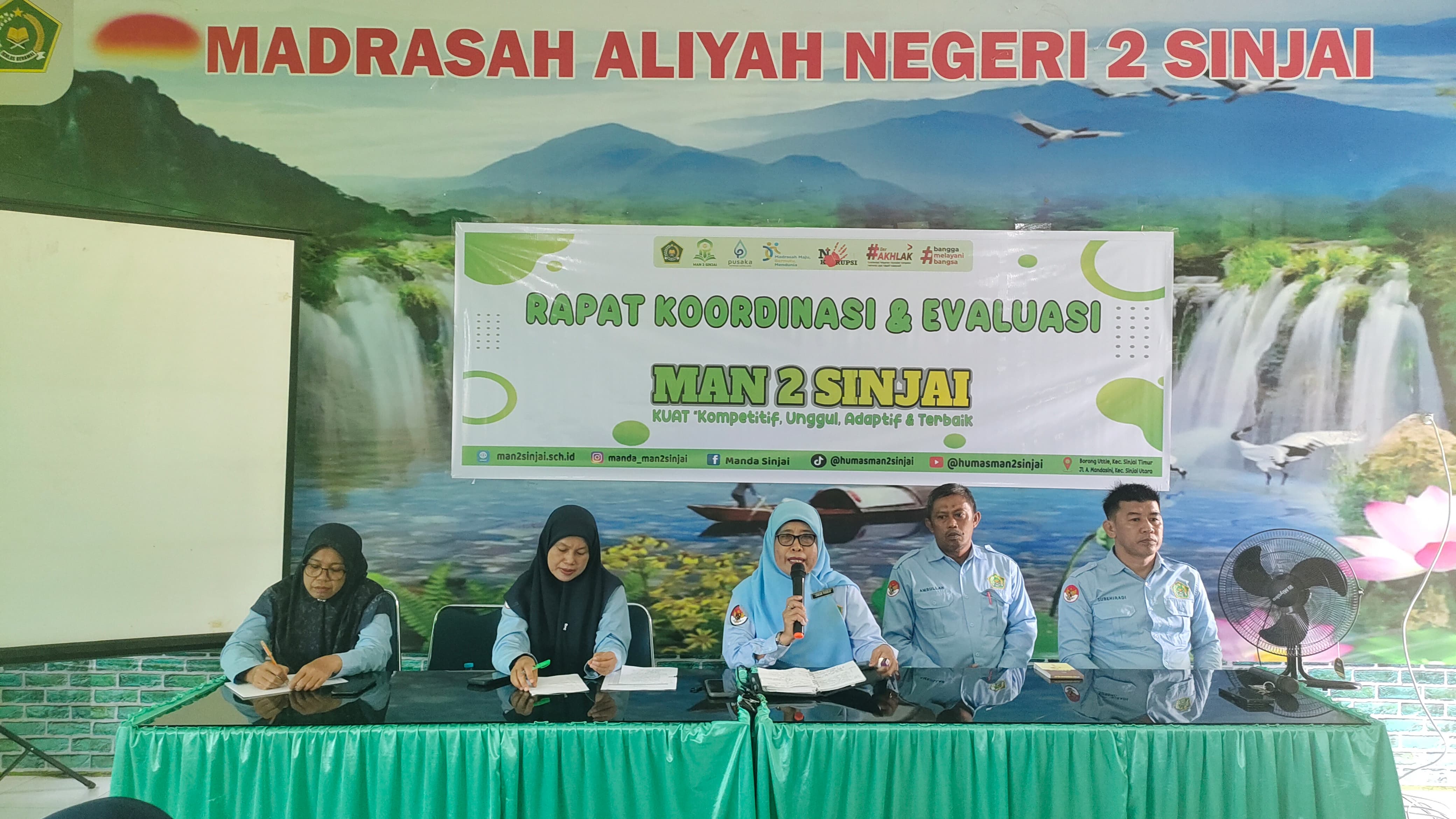 Kepala MAdrasah, Kaur TU, dan Wakamad MAN 2 Sinjai