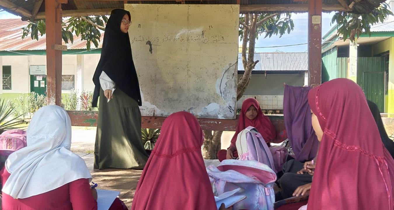 Peserta didik MIS Darul Istiqamah tampak antusias mengikuti kegiatan Pesantren Ramadhan