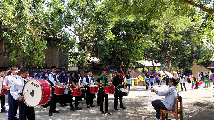 MTsN 1 Sidrap Siap Sambut Hari Kemerdekaan dengan Marcimband.
