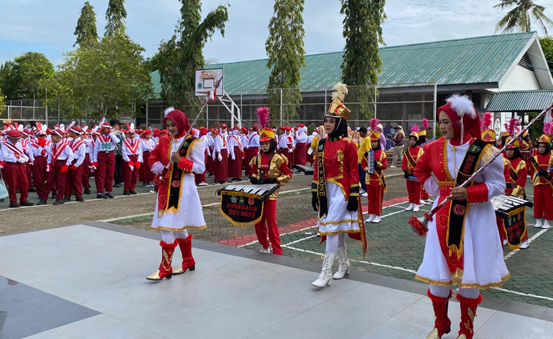 Anggota Drumband MAN 3 Bone semarakkan HUT ke-80 Kemerdekaan Republik Indonesia