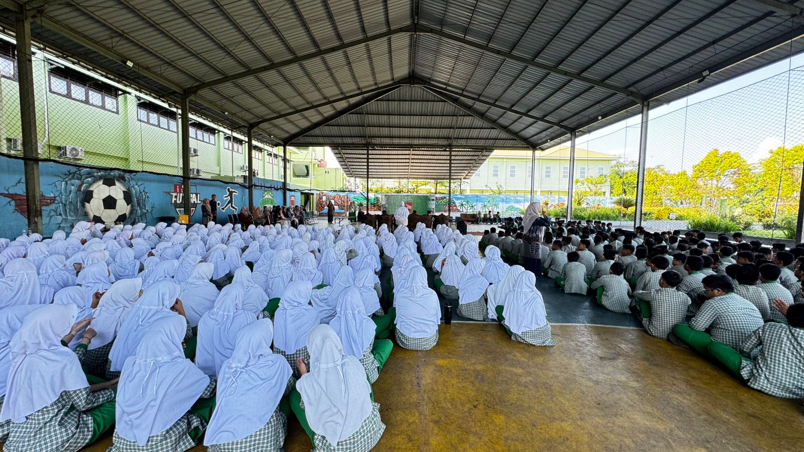 Suasana pembukaan lomba