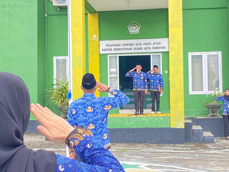 Upacara Hari Kesadaran Nasional di Kemenag Parepare